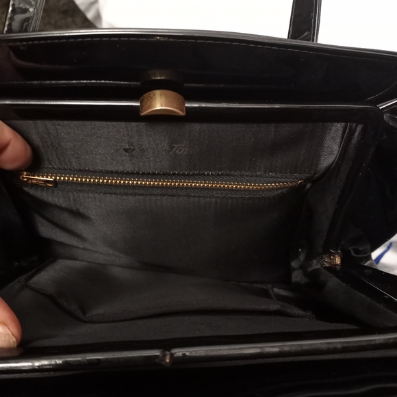 VINTAGE - BON-TON Black Patent Satchel w/Toggled Framed Center Compartme… - Picture 2 of 5